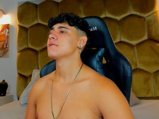 Chris De La Fonde webcam model stream image