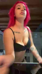 dollyredyxx webcam model stream image