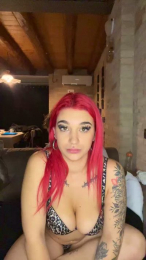dollyredyxx webcam model stream image