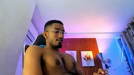 Darwin_mayo webcam model stream image