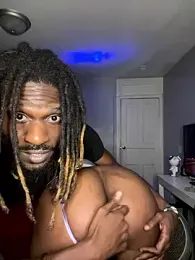 IntrovertedUnicorn webcam model stream image