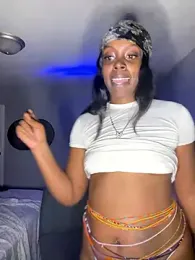 IntrovertedUnicorn webcam model stream image