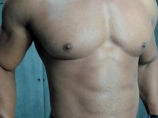 Mat Strong webcam model stream image