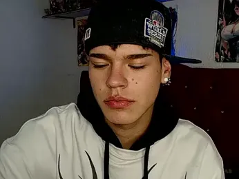 Kevinmiett webcam model stream image