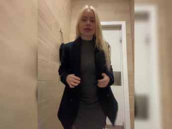 MirandaNow webcam model stream image