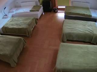 voyeurcam-julmodels-bed-6 webcam model stream image