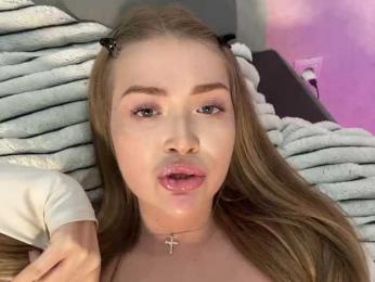 MILEDIUM webcam bongacams model stream image