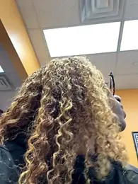 VixenCapri webcam model stream image