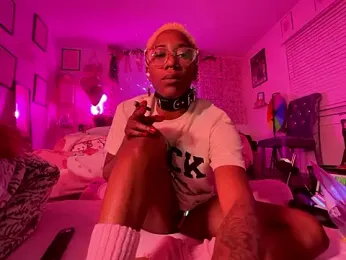 VixenCapri webcam model stream image