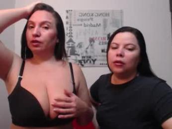 hidden_tinna webcam chaturbate model stream image