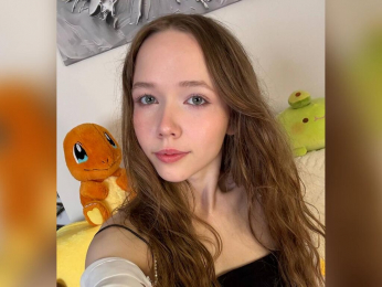 PollyPower webcam model stream image