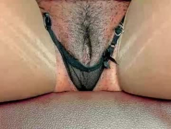 melania_browis webcam model stream image