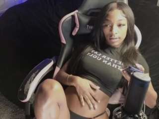 niviawolfe webcam model stream image