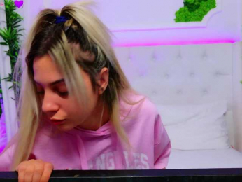 AriannaSins webcam bongacams model stream image