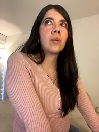 saori_10 webcam model stream image