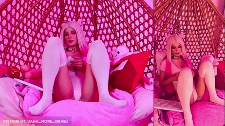 dana_more webcam model stream image