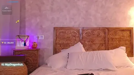 KarlaLuar_ webcam model stream image