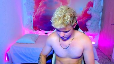 AlexPierss webcam model stream image