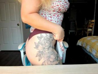 Adellebunny webcam bongacams model stream image
