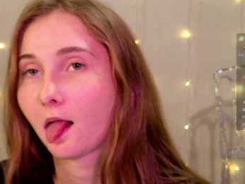 PeachGirl webcam model stream image