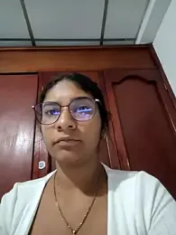 Sofythom1 webcam stripchat model stream image