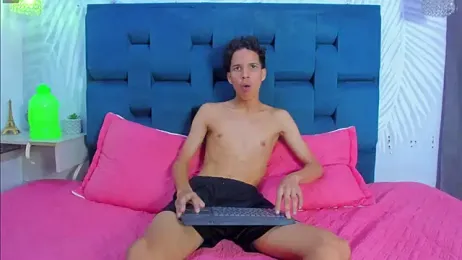 MidnightKing_ webcam model stream image