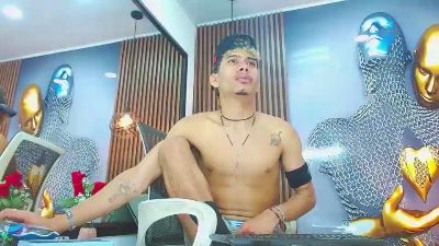 SkinnycuteAlyer webcam model stream image