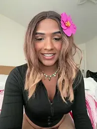 Queenashleygomez webcam model stream image