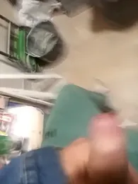 Valencianoo411 webcam stripchat model stream image