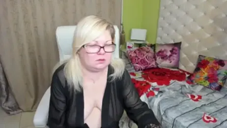 DoraMay webcam model stream image