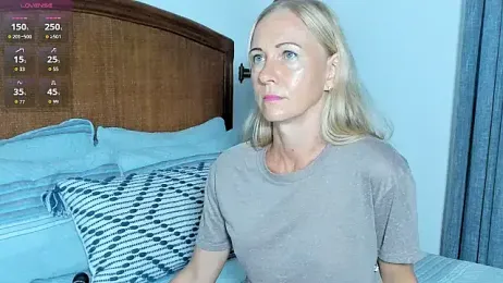 Christine_35 webcam stripchat model stream image