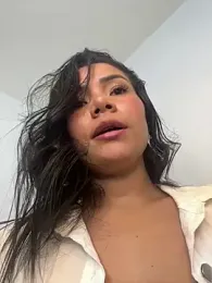 Rousse_blue webcam stripchat model stream image