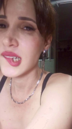 Irresistible34 webcam model stream image