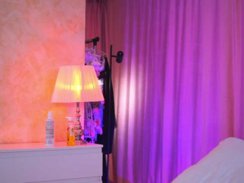 ArtTeasee webcam model stream image