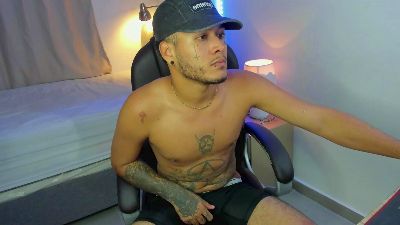 Crow_master00 webcam model stream image