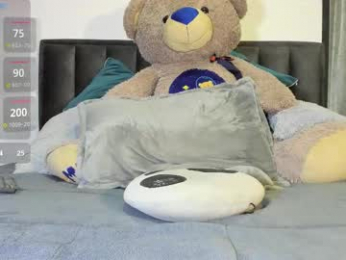 summer_romance webcam model stream image