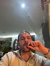 Adventurehotman webcam model stream image