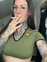 BrownieyQueen webcam model stream image