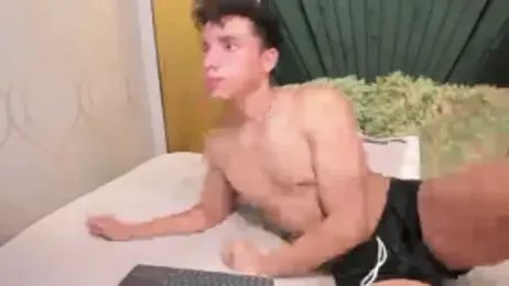 wildboy22_ webcam model stream image