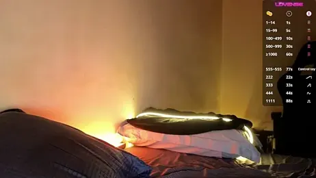 DominantTheo webcam model stream image