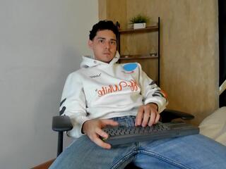 Angell Noir webcam flirt4free model stream image