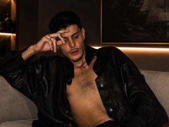 IzanDupond webcam model stream image