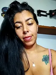 Luianna webcam model stream image
