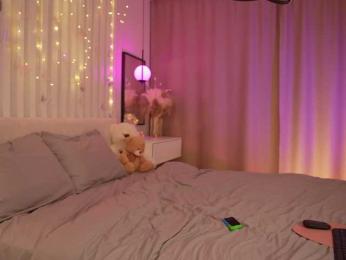 MilaLuxury webcam bongacams model stream image