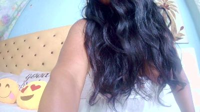 Loonah webcam cam4 model stream image