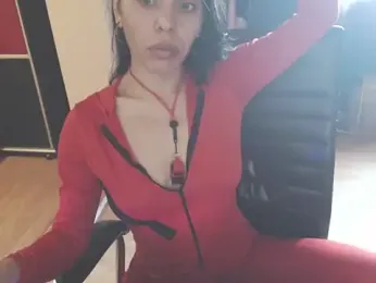 GoldenSasha webcam model stream image