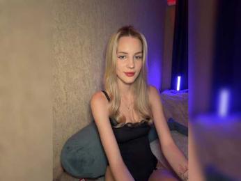 MikkiSweetie webcam bongacams model stream image