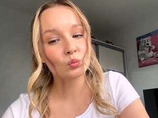 merririesgraf webcam model stream image