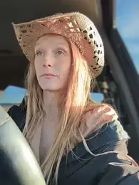 GoldenFlameGoddess webcam model stream image