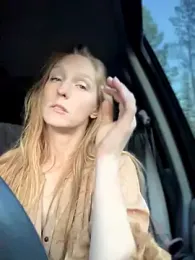 GoldenFlameGoddess webcam model stream image